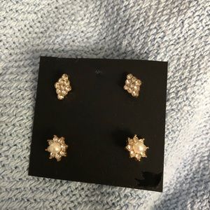 NWT 2-pack pearl and gold stud earrings
